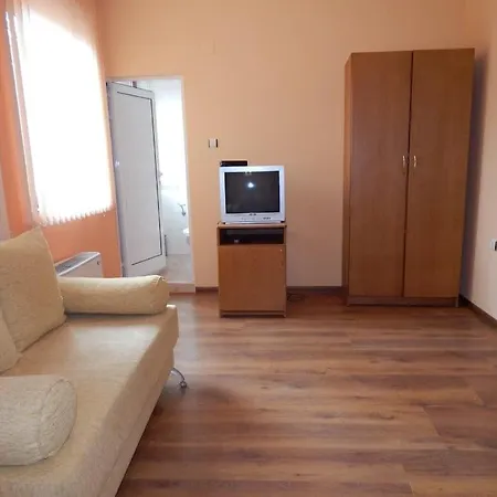 Хотел Велена Hotel 3*