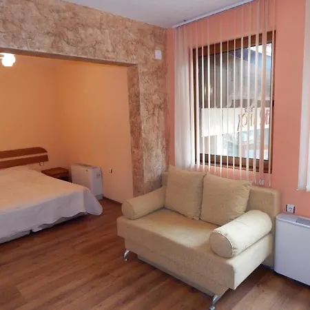 Hotel Хотел Велена 3*